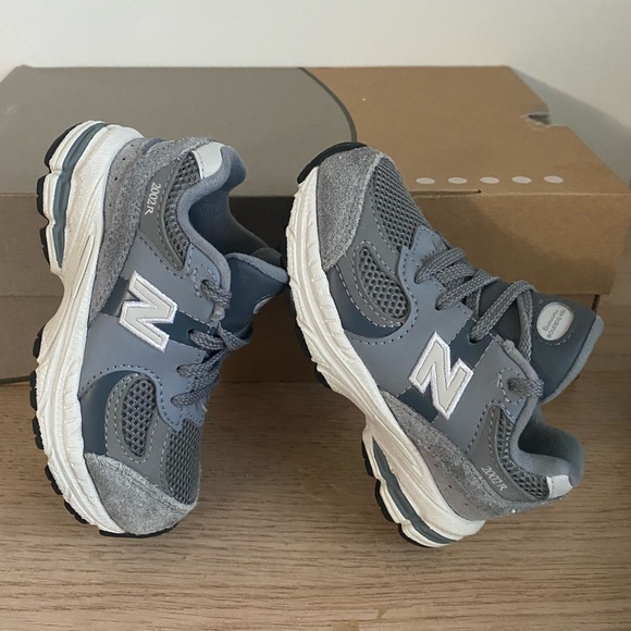 New balance 2002R Grey/White Toddler Sneakers- SZ 7 C - Picture 7 of 13